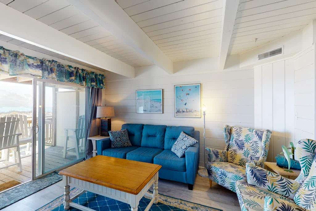 Oceanfront Townhouse w/Private Balcony, Great Views, Washer/Dryer, Central AC