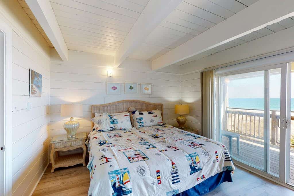 Oceanfront Townhouse w/Private Balcony, Great Views, Washer/Dryer, Central AC