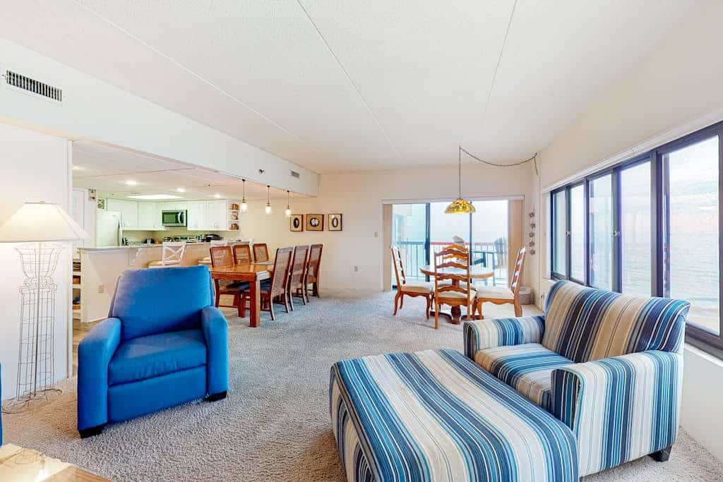 Terrific Ocean View Condo w/Private W/D, Shared Pools, Beach Access, Free WiFi