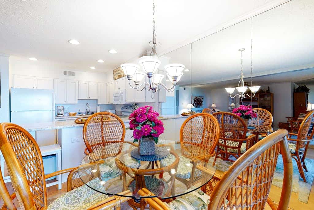 Bright Condo near the Beach w/Private Washer/Dryer, Balcony, Shared Outdoor Pool