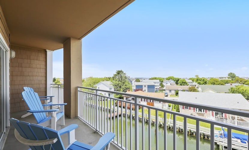 Canal-Front Condo 3 Blocks from Beach w/Private Balcony & Shared Outdoor Pool