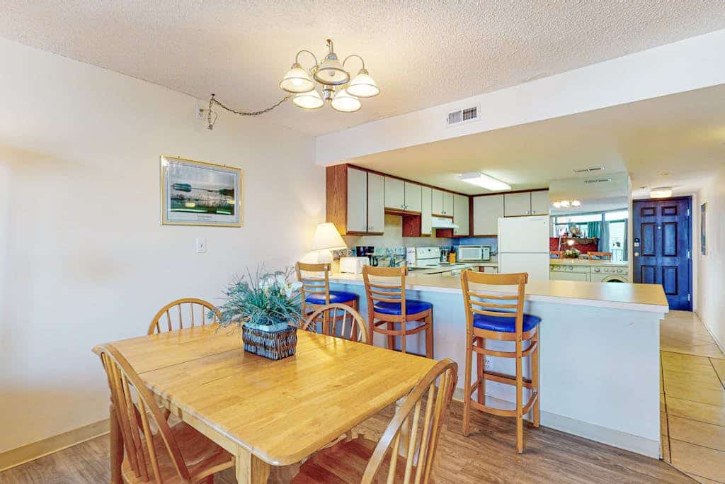 Bayfront Condo w/Private Balcony, Washer/Dryer, Shared Outdoor Pool, Central AC