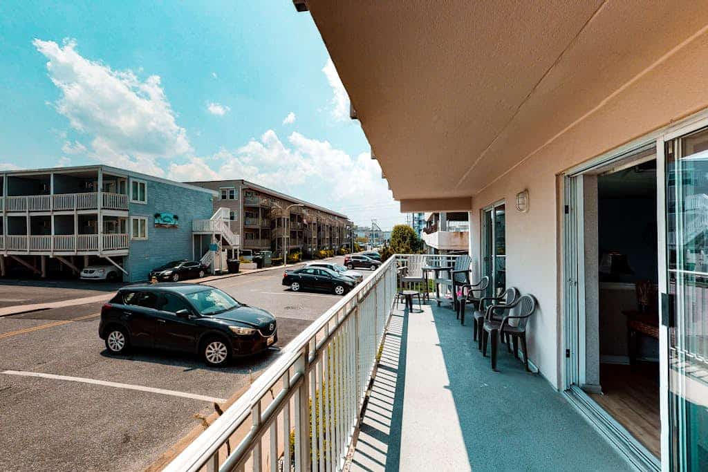 Inviting Beach Condo w/Private Balcony, Great Location, Washer/Dryer, Central AC