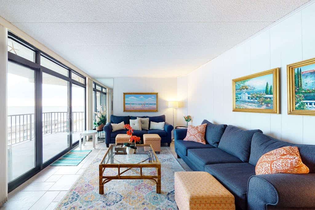 Oceanfront condo with balcony, free WiFi, central AC & shared heated pool