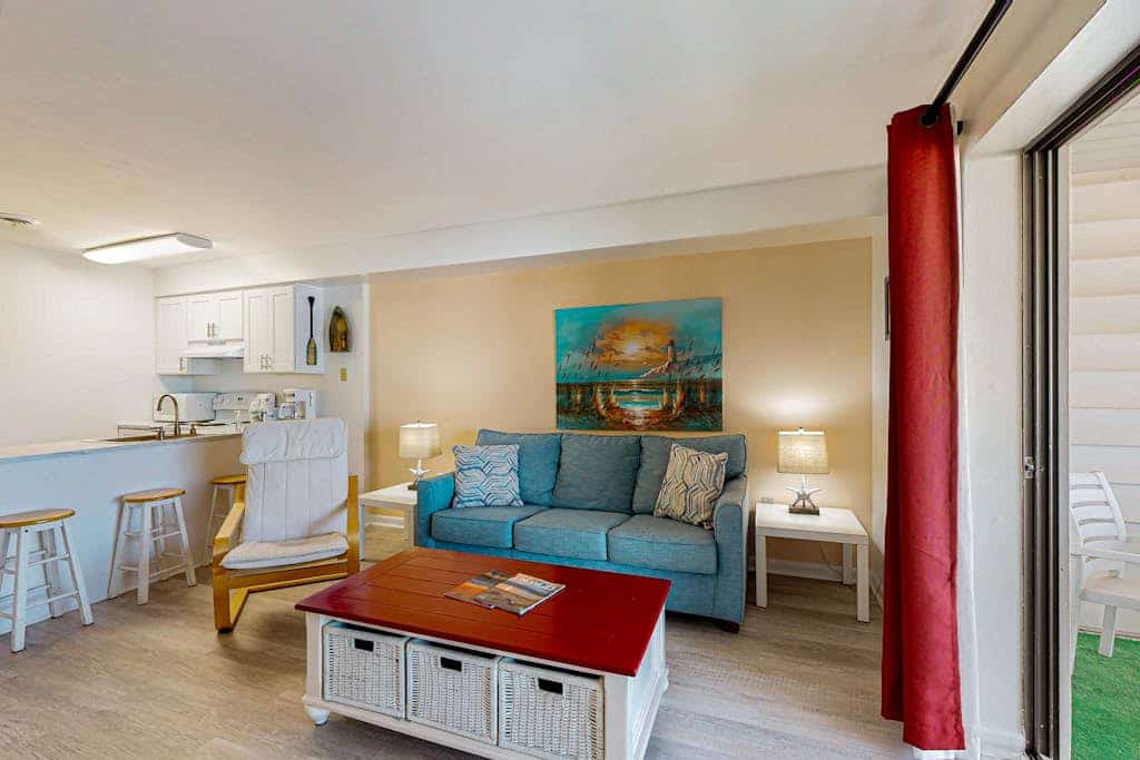 Condo Next to Northside Park w/ AC, Washer/Dryer, Balcony & Shared Pool