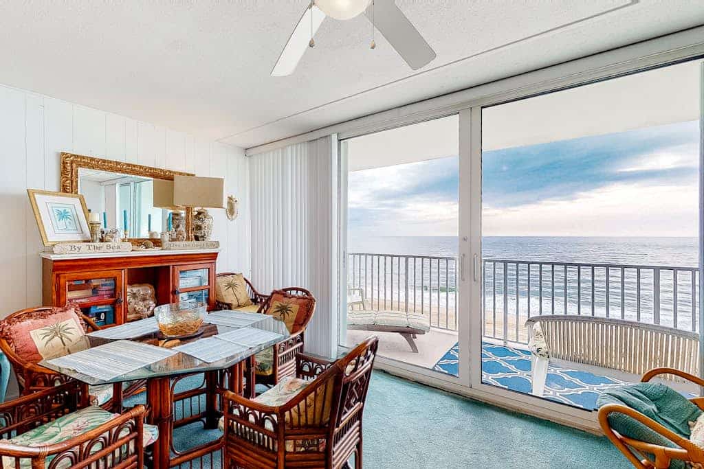 Incredible & Well-Located Oceanfront Condo w/Private Balcony & Shared Pool