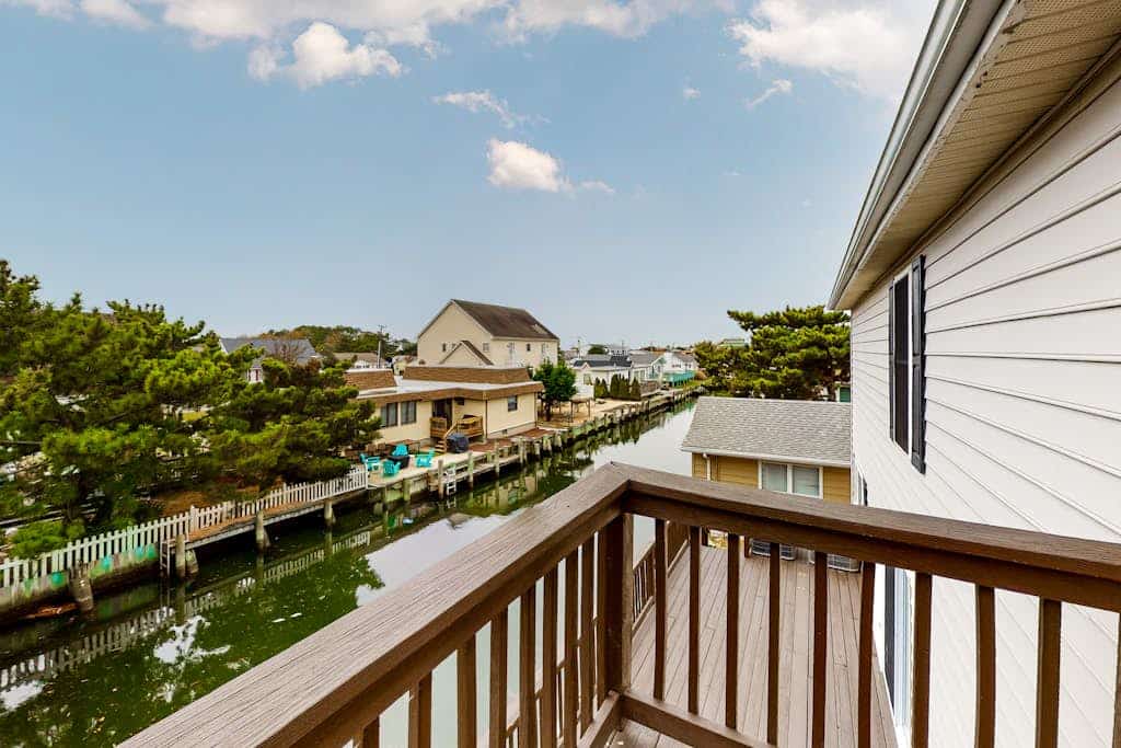 Multi-Level Home Close to the Beach w/Air Hockey, Free WiFi, Decks, & Balconies