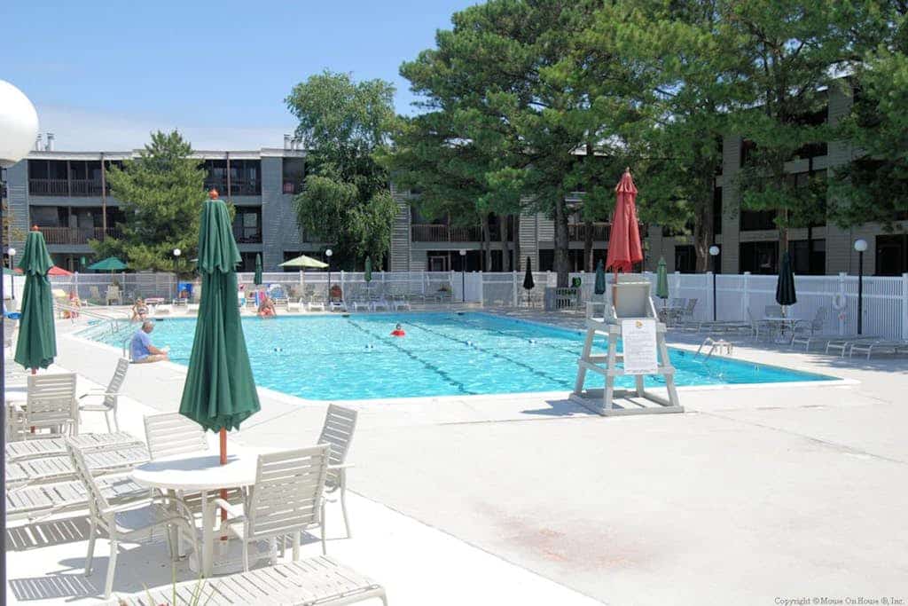 Well-Equipped Beach-Themed Condo w/Shared Pool, Private W/D, Free WiFi