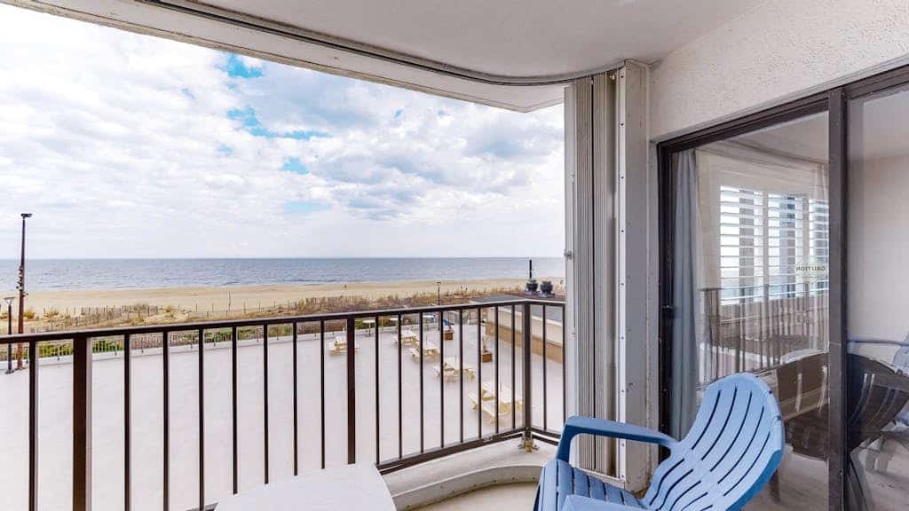 Oceanfront Condo with Balcony, Views & Shared Pools/Hot Tub