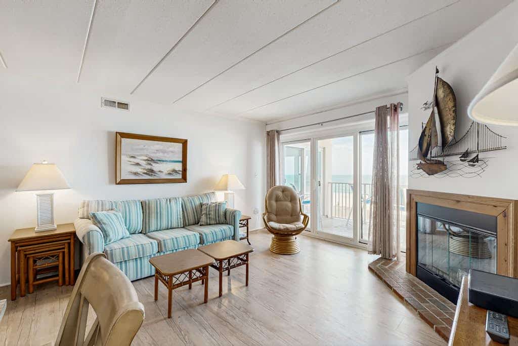 Oceanfront condo near golf with pool, balcony, central AC, & washer/dryer