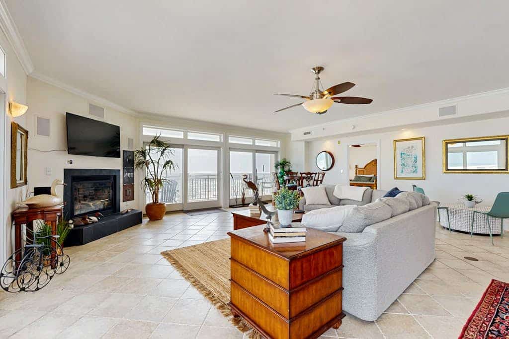 Oceanfront Penthouse w/ 130-Foot Balcony, Amazing Ocean View, AC, New Upgrades