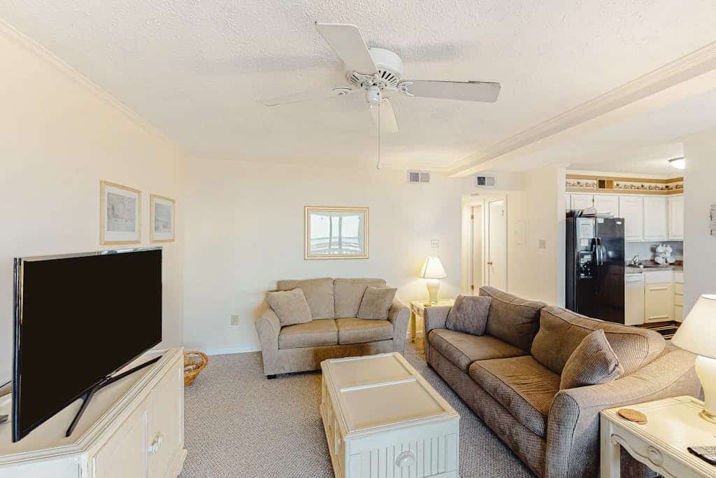 Convenient Coastal Condo w/Shared Outdoor Pool, Private Washer/Dryer, Free WiFi
