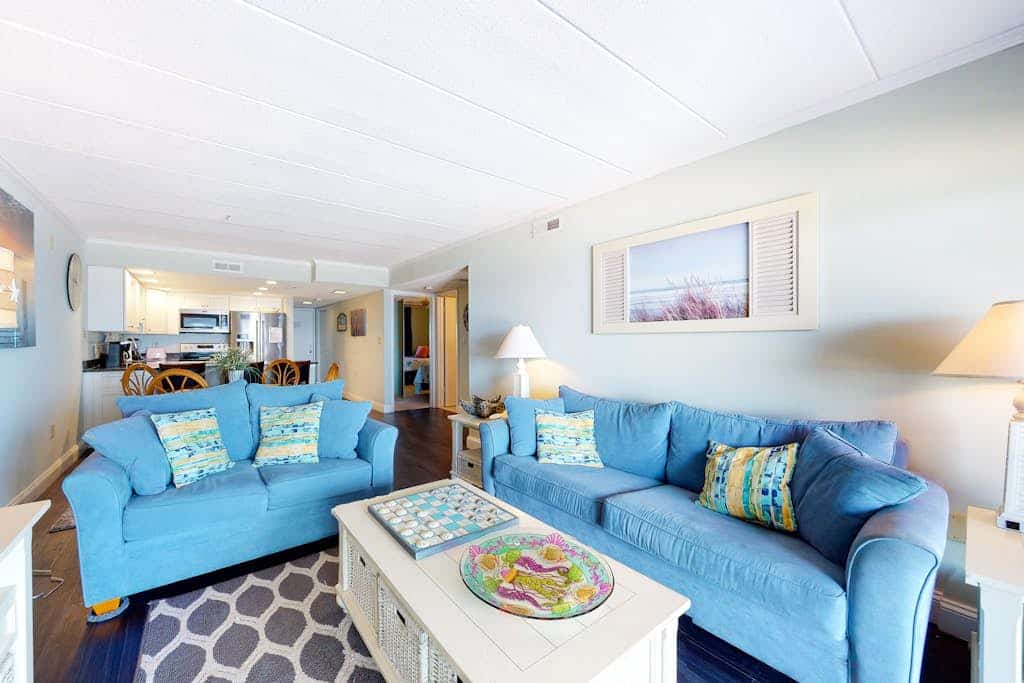 Renovated, Oceanfront Condo w/ Gorgeous Ocean Views, Balcony, AC & WiFi