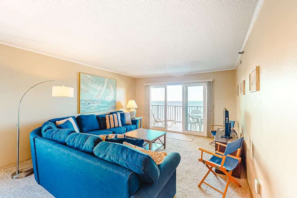 Oceanfront Condo with AC, WiFi, Balcony, Ocean Views & Shared Pools/Hot Tub