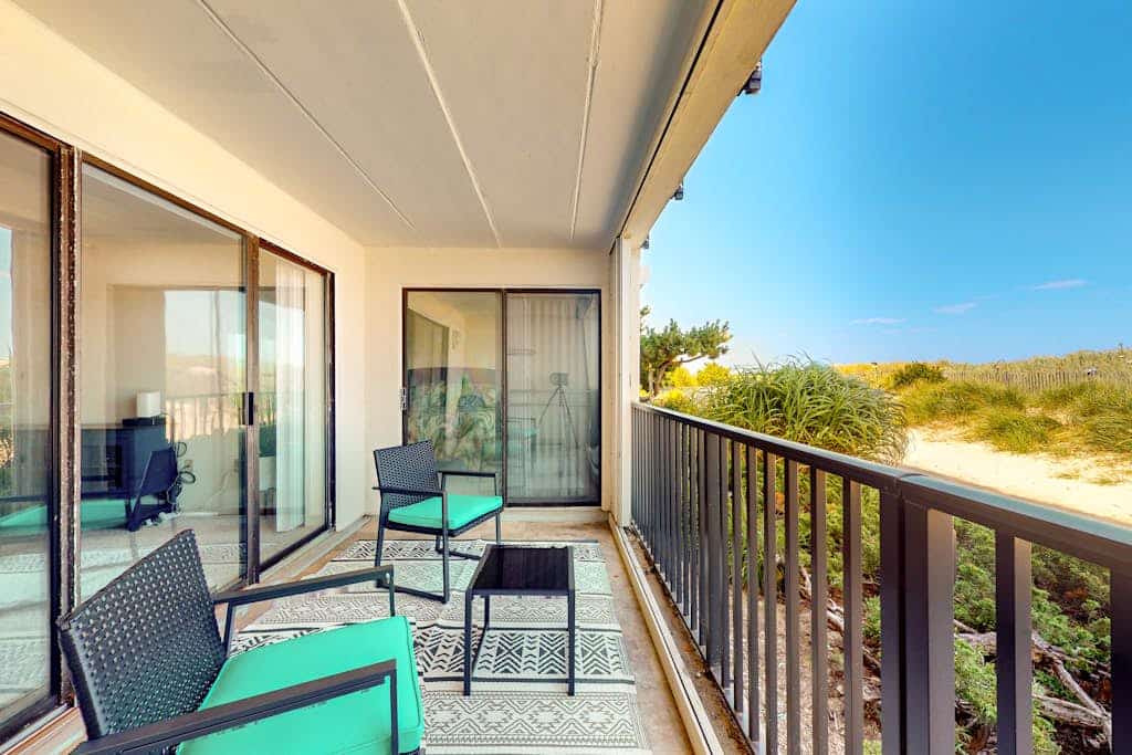 Inviting first-floor condo in Ocean City right on the beach