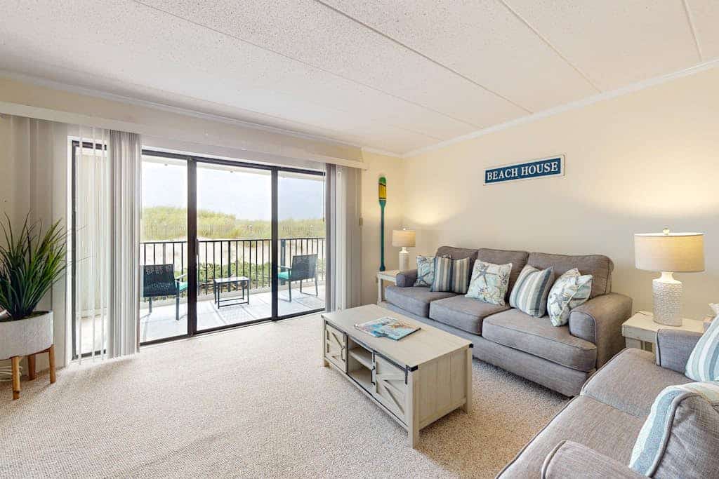 Inviting first-floor condo in Ocean City right on the beach
