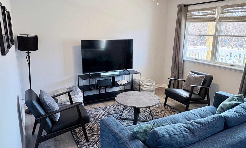 Northside condo near the beach with private balcony, full kitchen, AC, & W/D