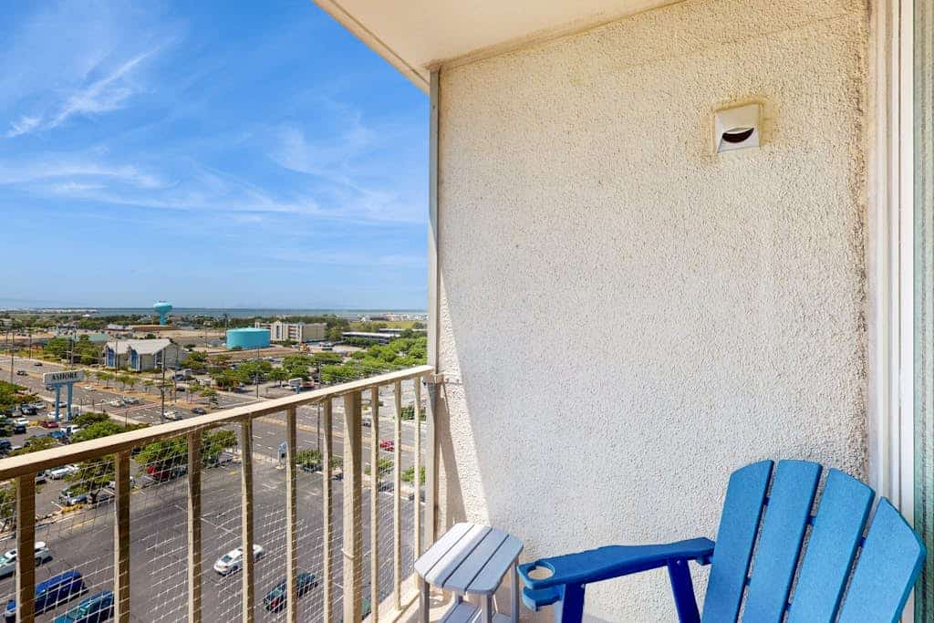 Beachfront condo with ocean and bay views, fast WiFi, pools, & game room