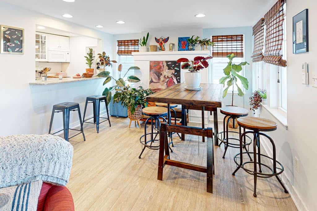 Fantastic home with water-view, patio, & full kitchen