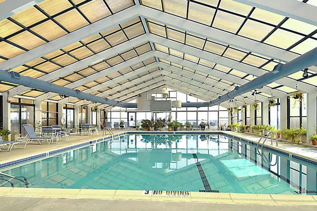 20th-floor beachfront condo with ocean views, indoor/outdoor pools, & gym