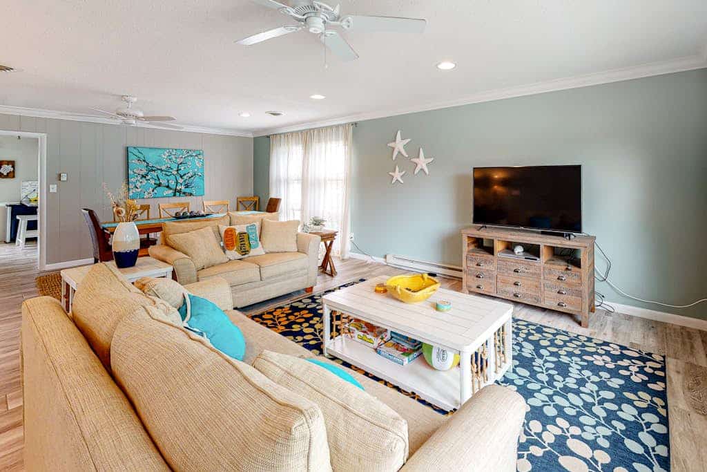 Beautiful home with ocean view, central AC, & washer/dryer