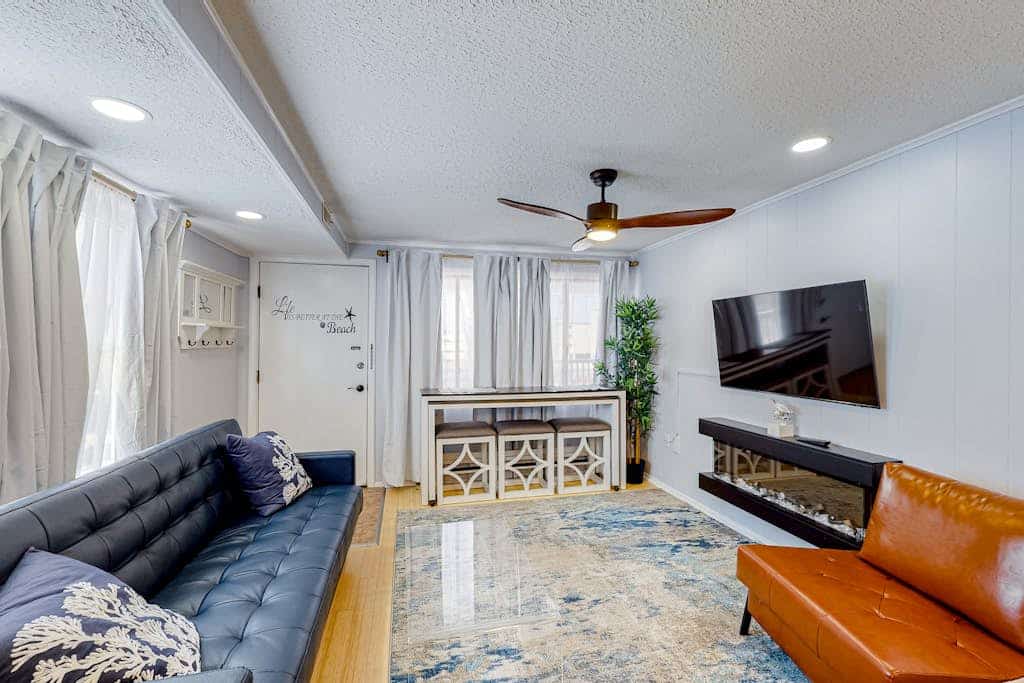 Second-floor, ocean view condo with WiFi, washer/dryer, & central AC