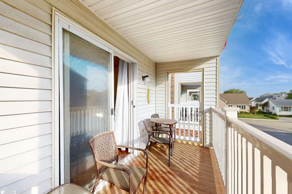 Condo Less than Two Miles to the Ocean with Pool, Fast WiFi, and Private W/D