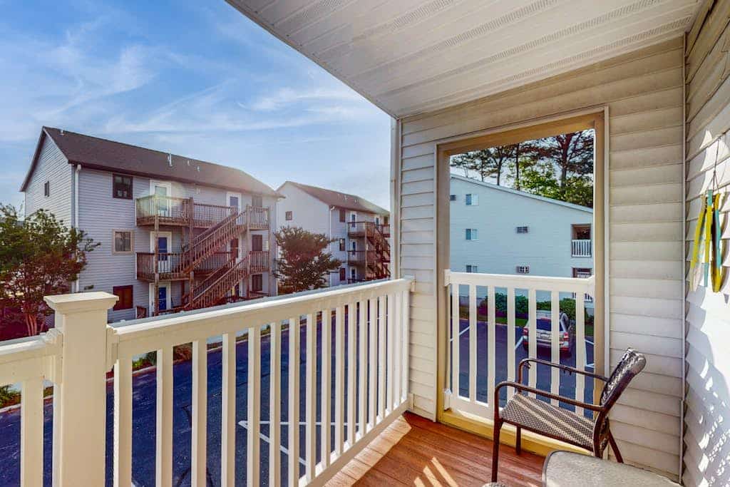 Condo Less than Two Miles to the Ocean with Pool, Fast WiFi, and Private W/D