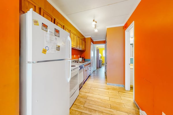 Oceanfront Condo with Beach Views, WiFi, Washer-Dryer, Parking & Walkable Locale