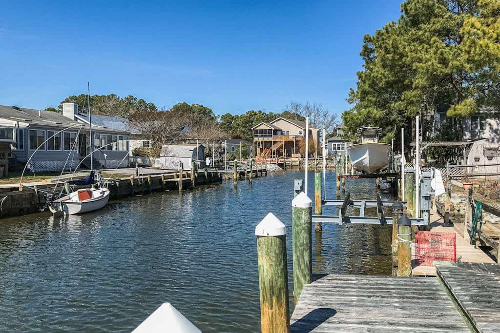 Waterfront wonder with screened porch, washer/dryer, private boat dock & ramp