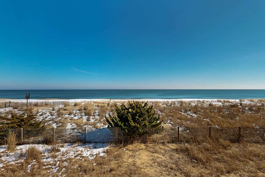 Oceanfront condo with high-speed WiFi, beach access, central AC & washer/dryer