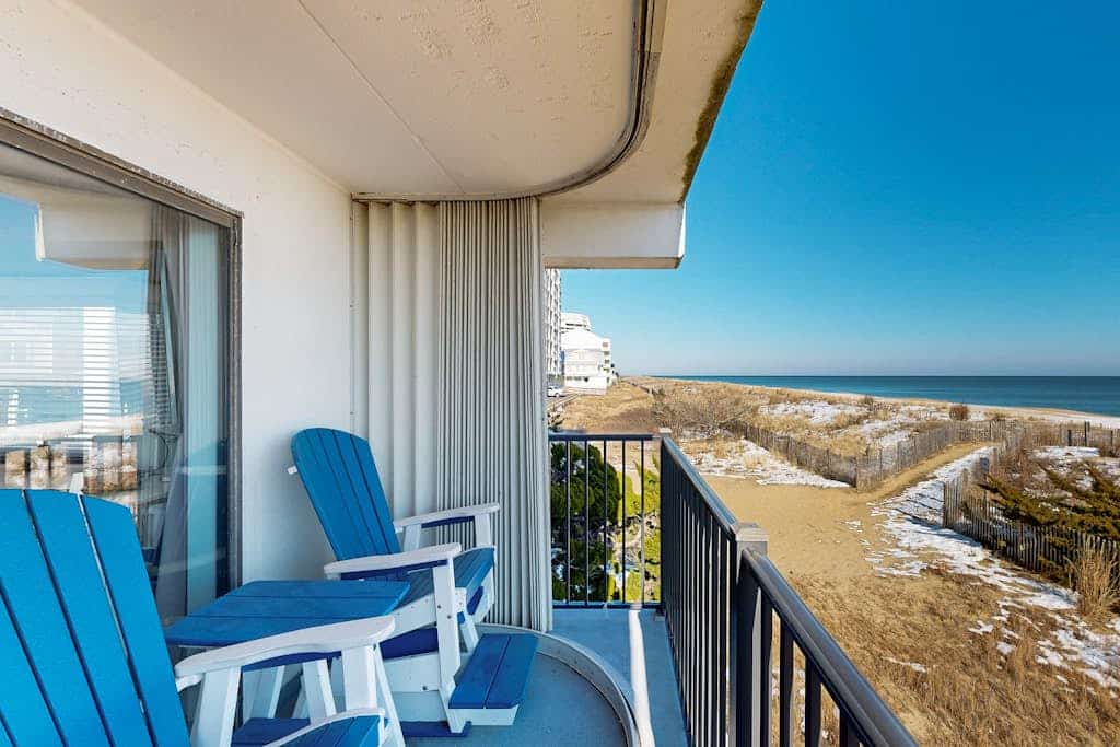 Oceanfront condo with high-speed WiFi, beach access, central AC & washer/dryer