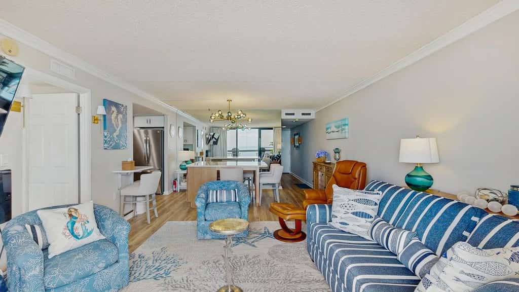 Beachfront condo with amazing ocean views, pool, tennis, sauna & AC