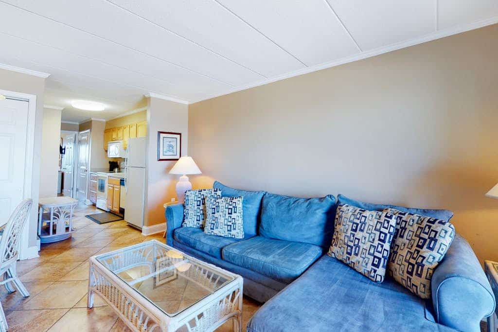 Oceanfront Condo with Balcony, Gorgeous Views, Washer/Dryer & Free WiFi