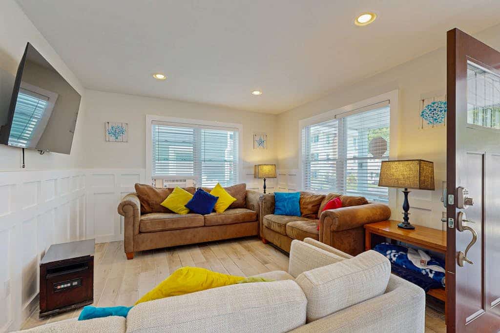 Sunlit Gem in Downtown w/ Patio, Shared Grill & Outdoor Shower - Steps to Beach