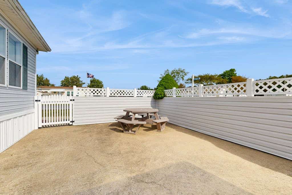 Wonderful Home w/Enclosed Backyard, Private Washer & Dryer + Shared Pool