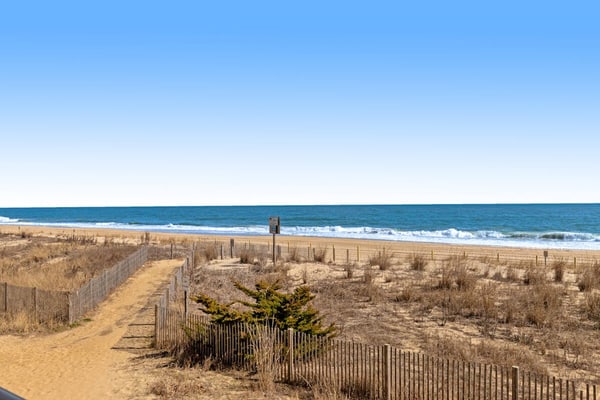 Bright, sunny condo with ocean and bay views in walkable Midtown location