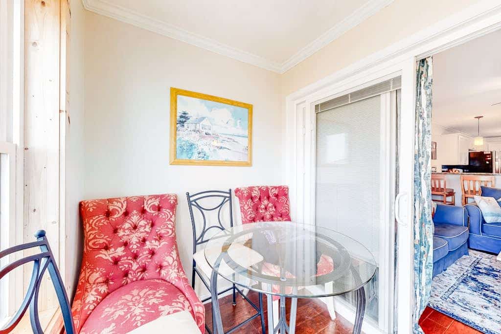 Bright & Airy Waterfront Townhome W/ Bay Views, Private Dock & Free WiFi