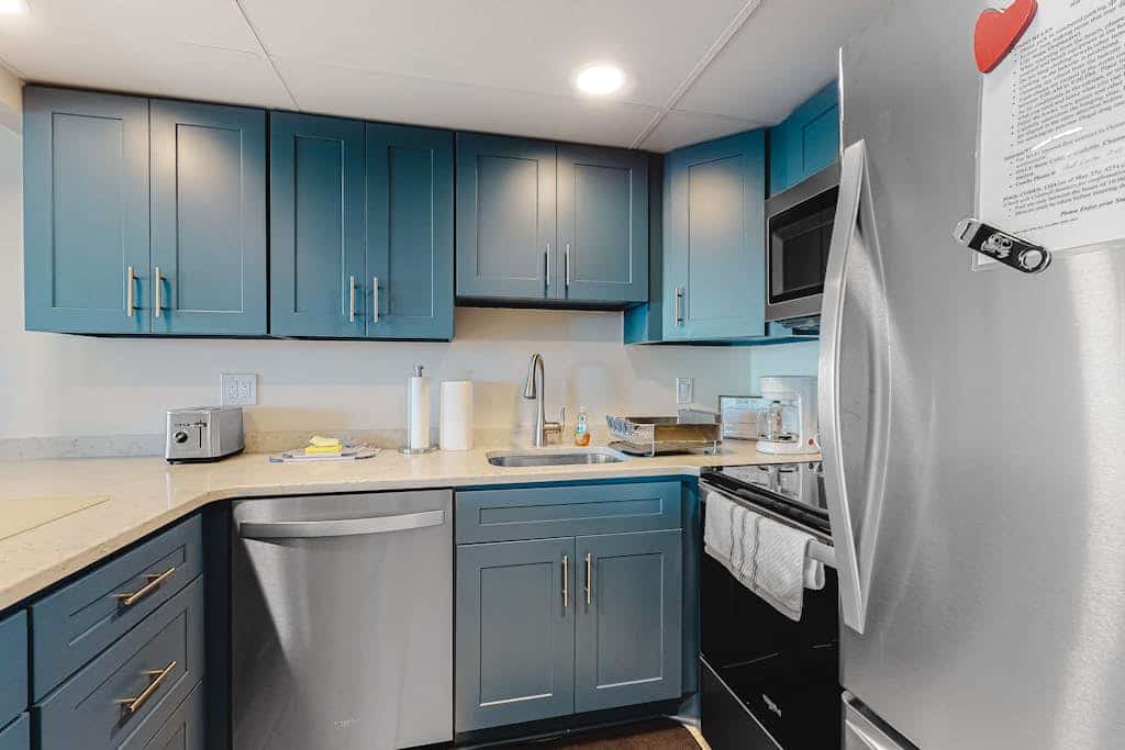 Fantastic Condo Situated in Oceanfront Complex w/Shared Pool, Free WiFi, AC