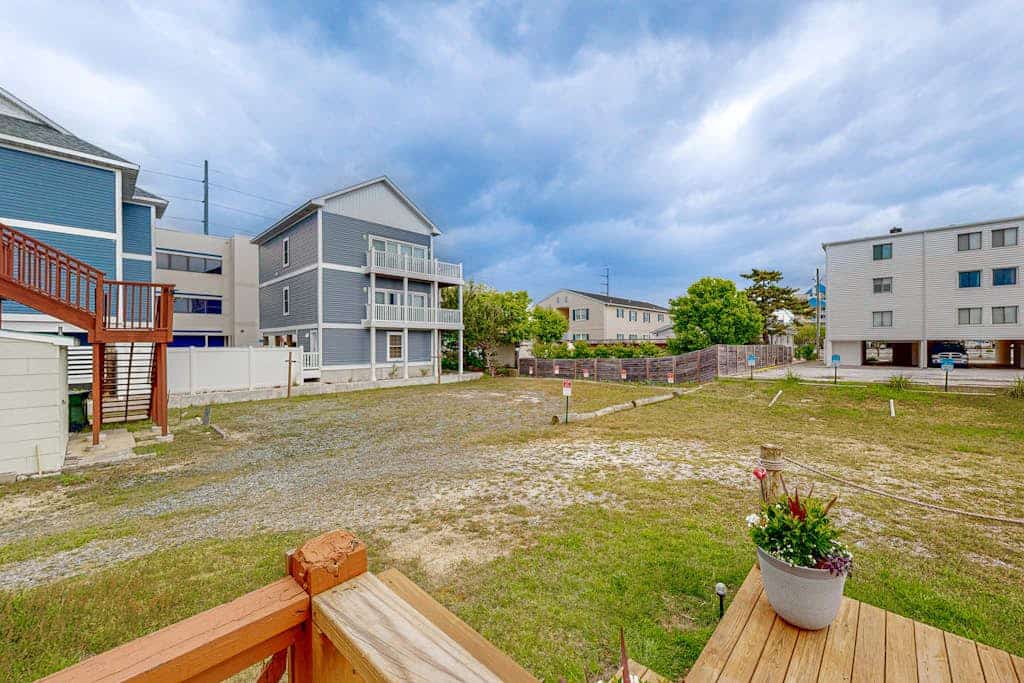 Newly remodeled, ocean block condo with balcony, central AC & W/D