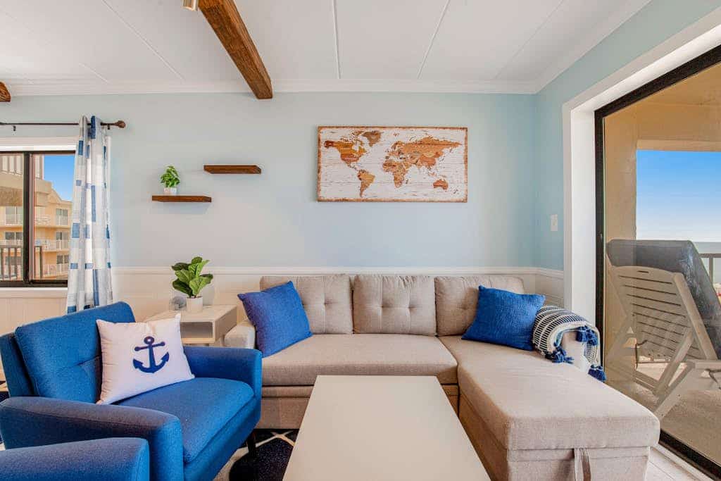 Newly renovated Oceanfront Condo w/ Ocean View, AC, Laundry & 2 Shared Pools