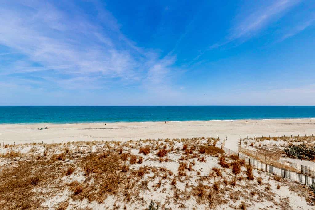 Oceanfront Townhome w/ Multiple Decks, Amazing Views, W/D & Beach Access
