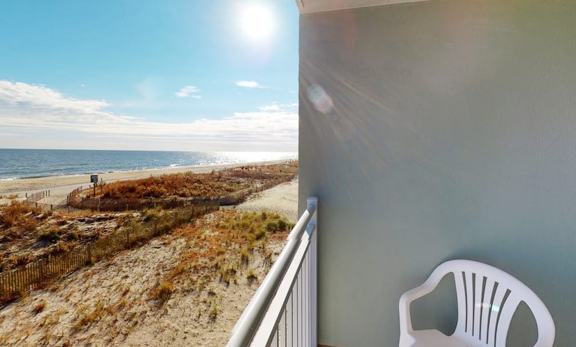 Oceanfront Condo with Balcony, Sunrise Views, Free WiFi & Washer/Dryer