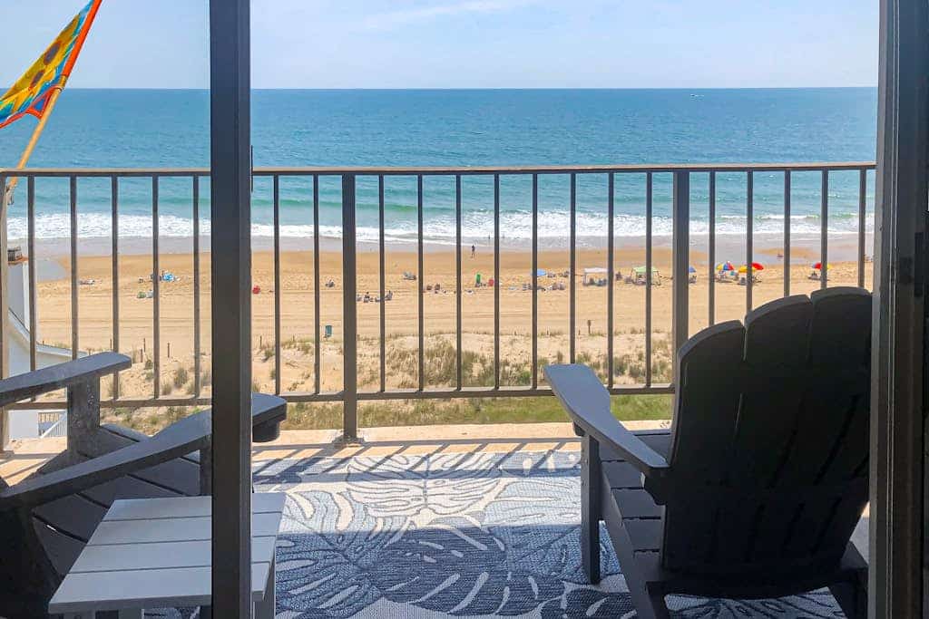 Oceanfront Condo with Balcony, Ocean Views, Central AC, WiFi & Shared Pool