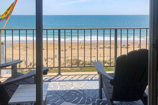 Oceanfront Condo with Balcony, Ocean Views, Central AC, WiFi & Shared Pool