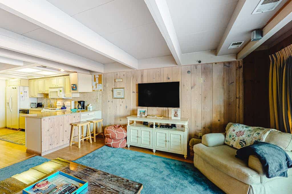Beachfront Townhome with 3 Decks, Ocean & Sunset Views, AC, WiFi & Laundry