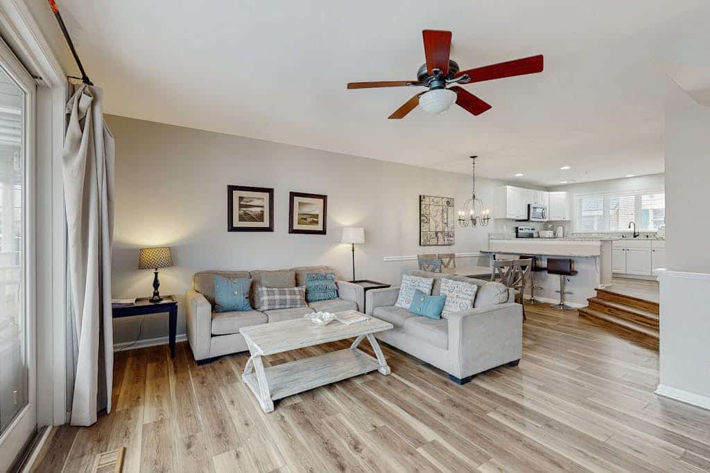 Newly Renovated, 3-Story Townhome with Balconies, WiFi, AC & Washer/Dryer