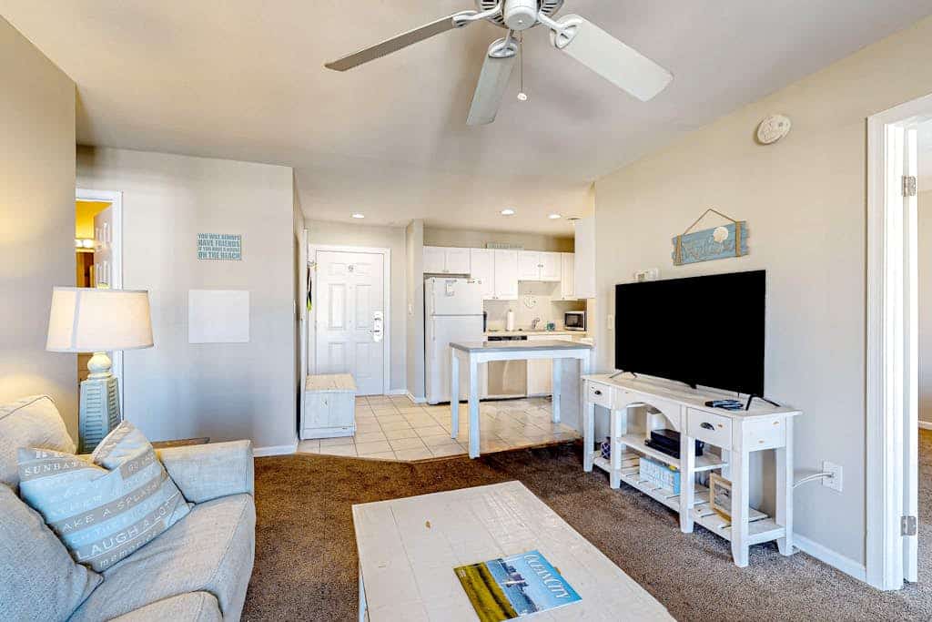 Third-floor bay-view condo with pool, balcony, & AC  - two blocks to beach
