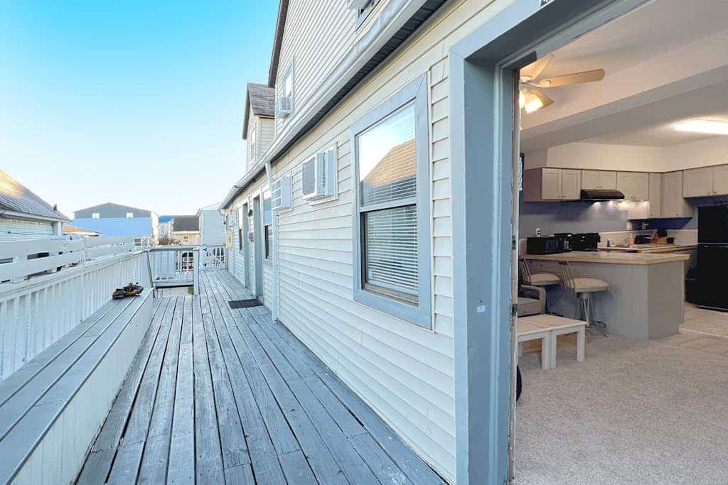 Downtown Ocean City condo with air hockey, kitchen, & AC  - walk to the beach