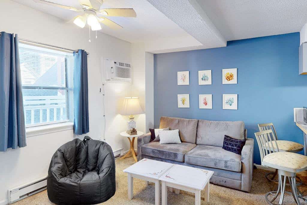 Downtown Ocean City condo with air hockey, kitchen, & AC  - walk to the beach